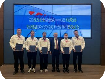 15c161fefa6cef4be5379b3f68f15f66691d32a00203e S36沙龙会 - 要玩就玩沙龙会